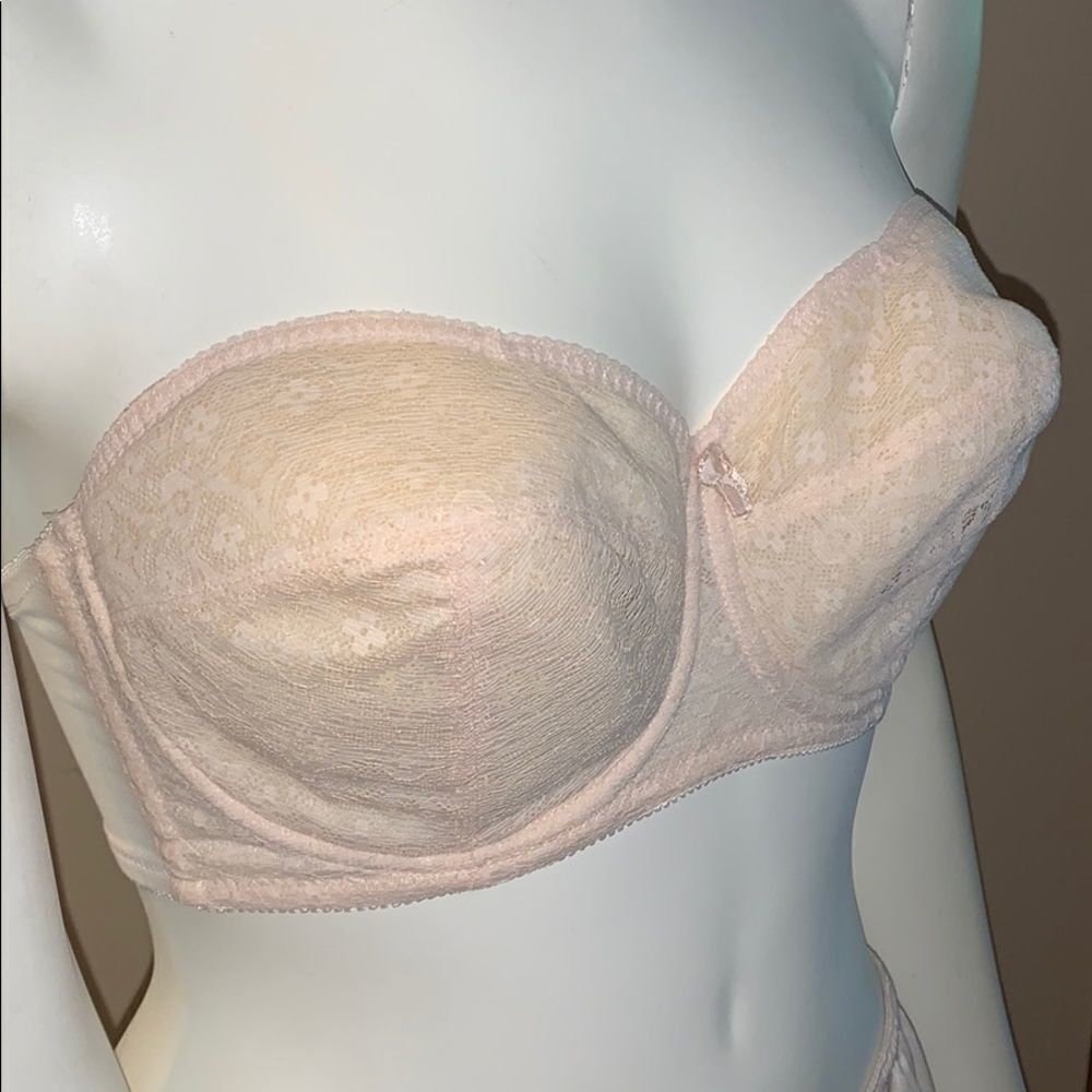 VTG MCM ILGWU strapless lace bra. Medium